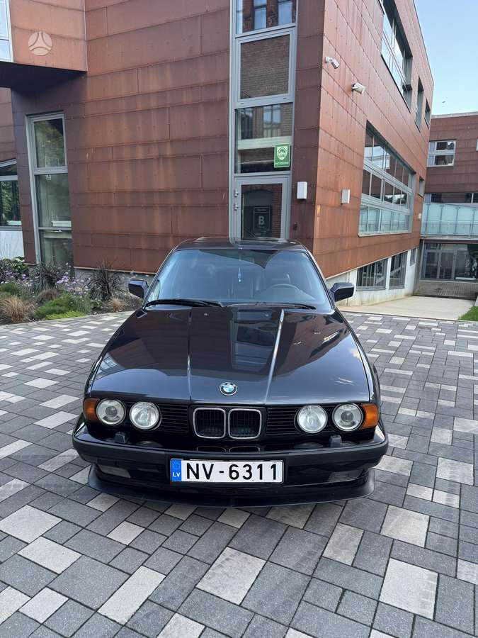 BMW 535, 3.4 l., Седан