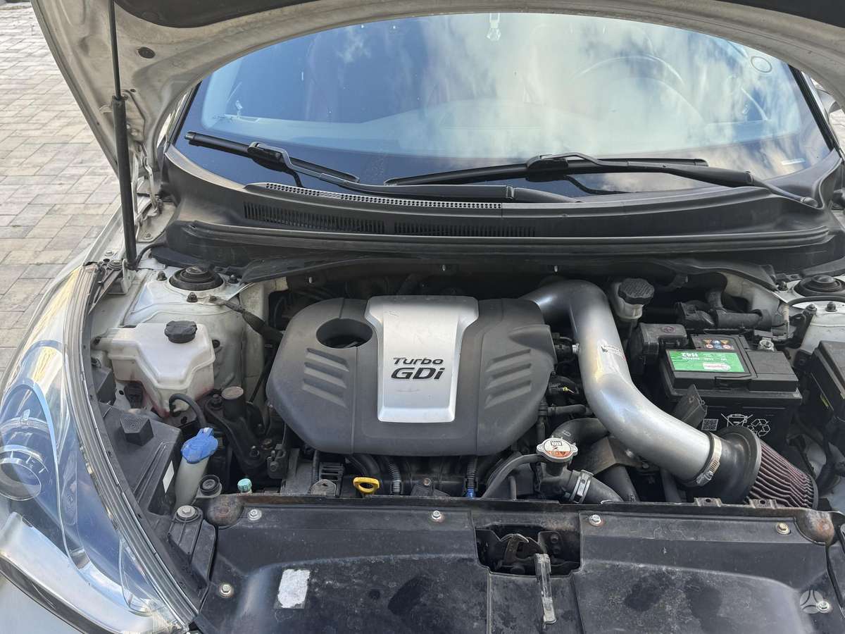 Hyundai Veloster, 1.6 l., hatchback