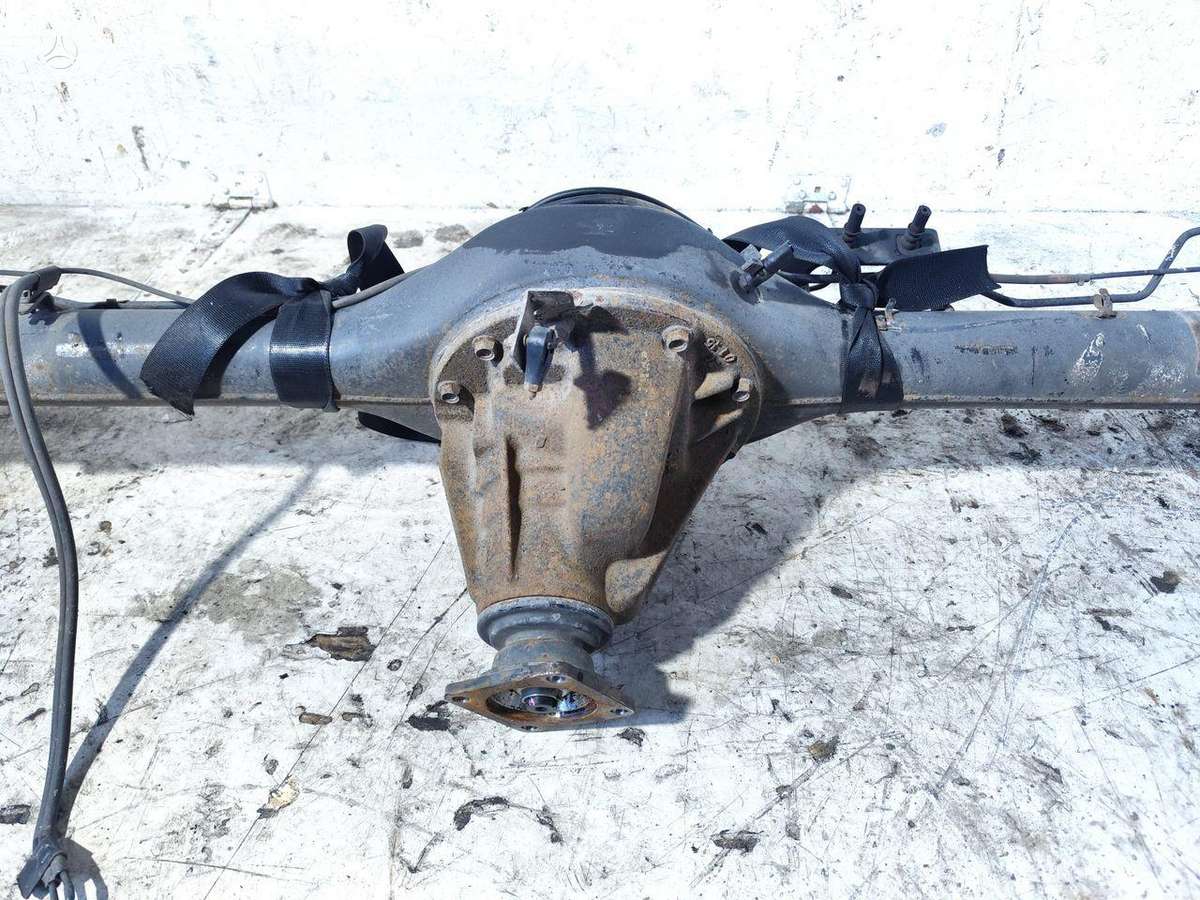 Isuzu D-Max shock absorber