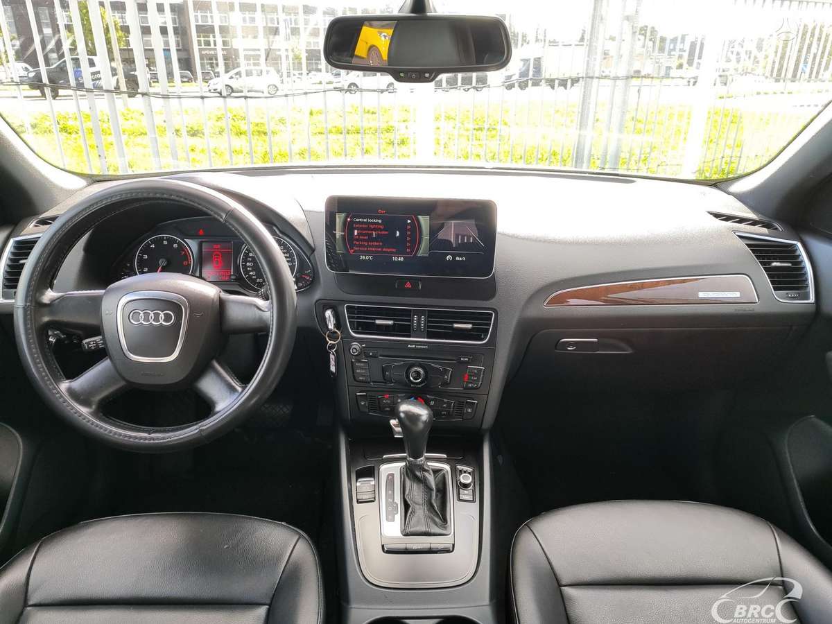 Audi Q5, 2.0 l., off-road / crossover