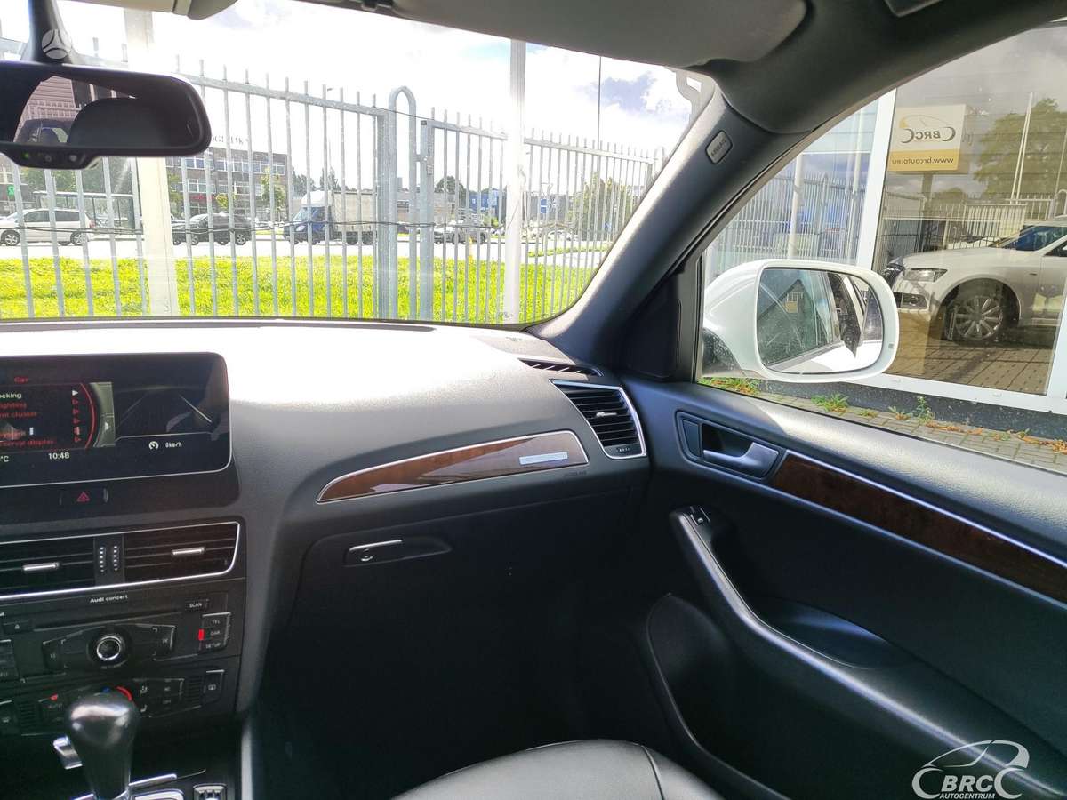 Audi Q5, 2.0 l., off-road / crossover