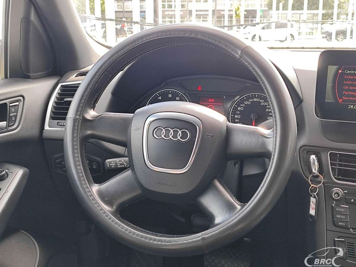 Audi Q5, 2.0 l., off-road / crossover