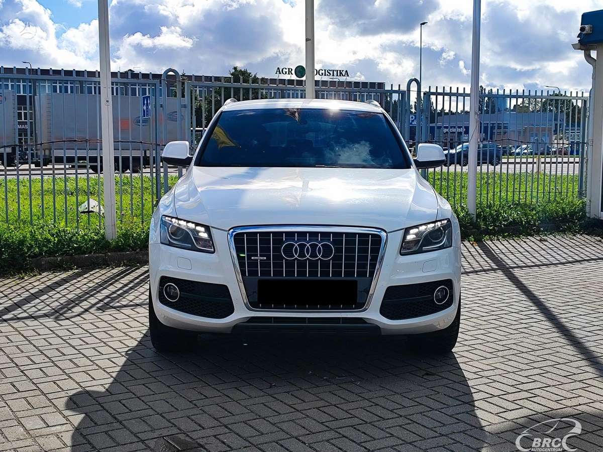 Audi Q5, 2.0 l., off-road / crossover