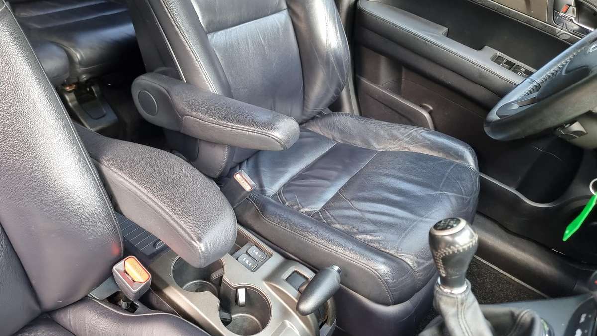 Honda CR-V, 2.2 l., off-road / crossover