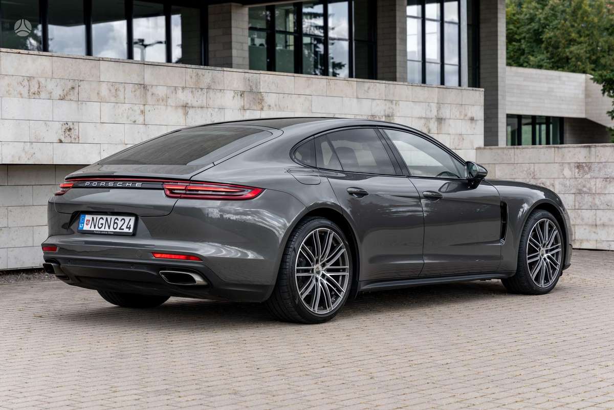 Porsche Panamera, 3.0 l., saloon / sedan
