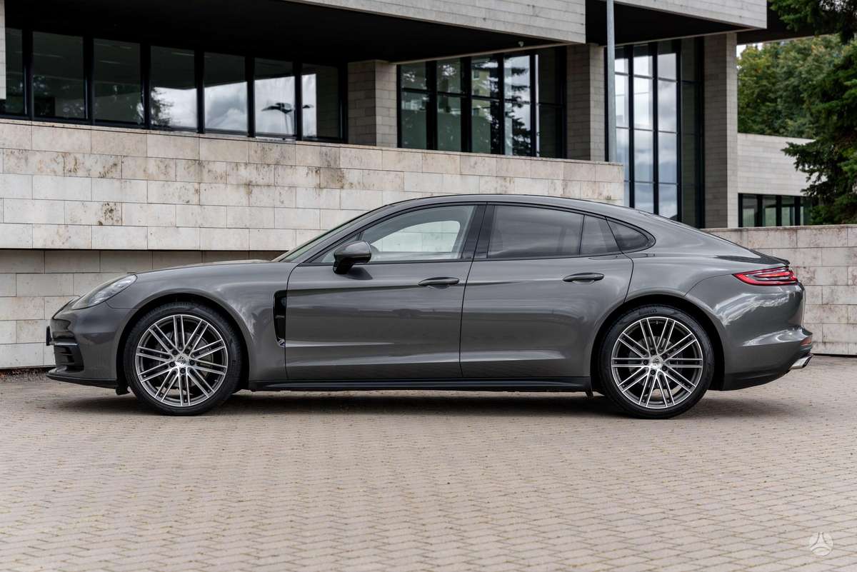 Porsche Panamera, 3.0 l., saloon / sedan