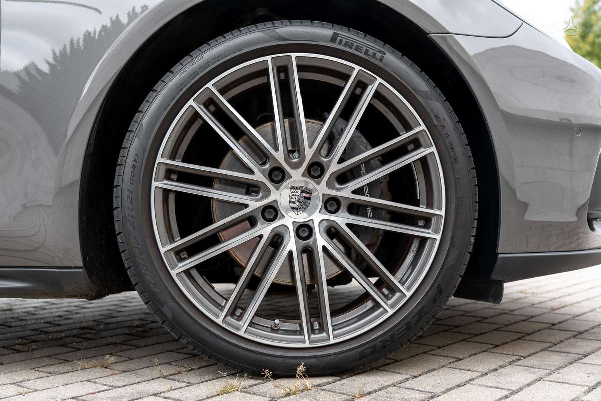 Porsche Panamera, 3.0 l., saloon / sedan