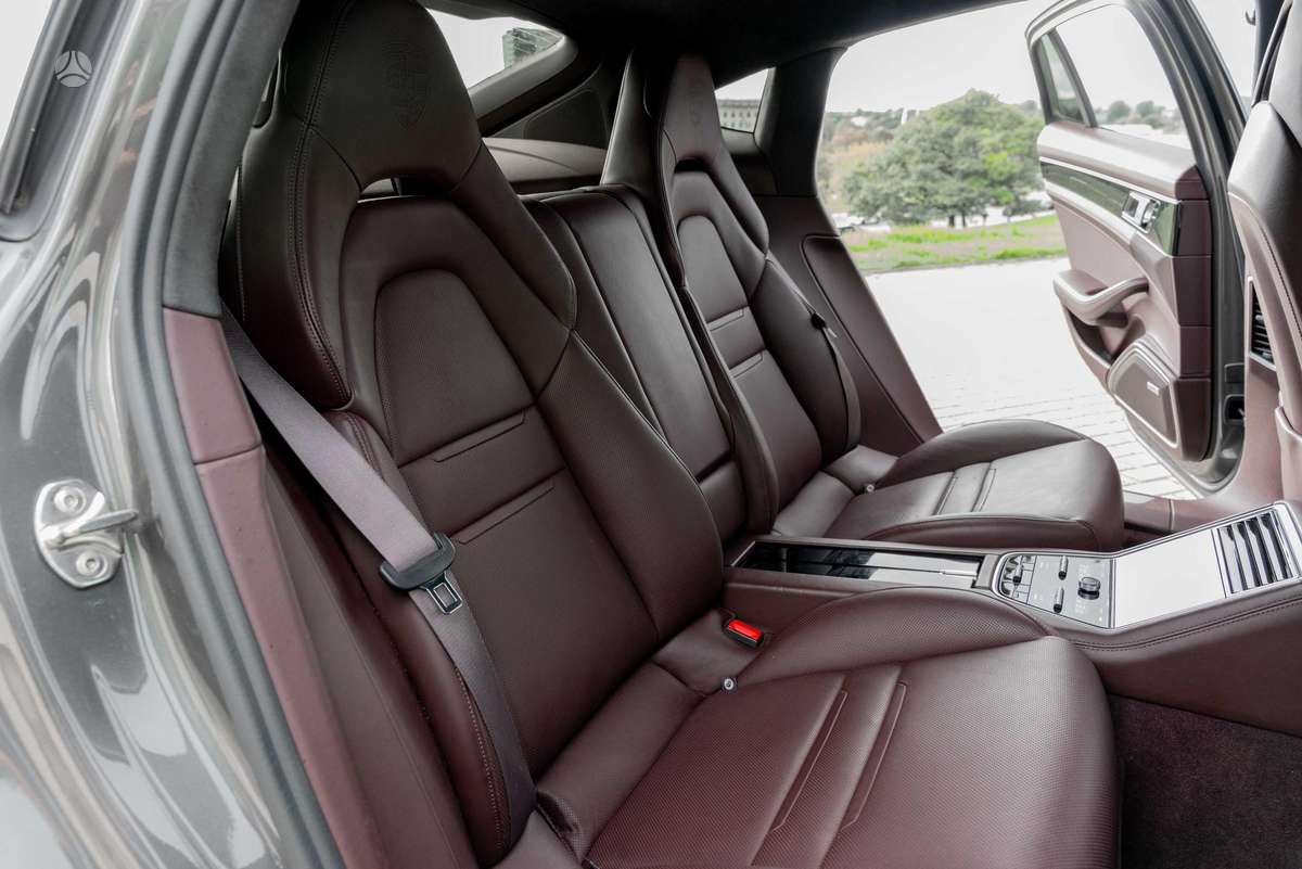 Porsche Panamera, 3.0 l., saloon / sedan
