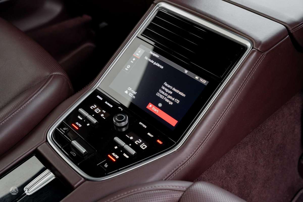 Porsche Panamera, 3.0 l., Седан