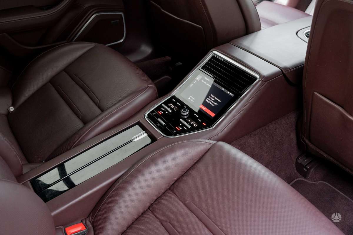 Porsche Panamera, 3.0 l., saloon / sedan