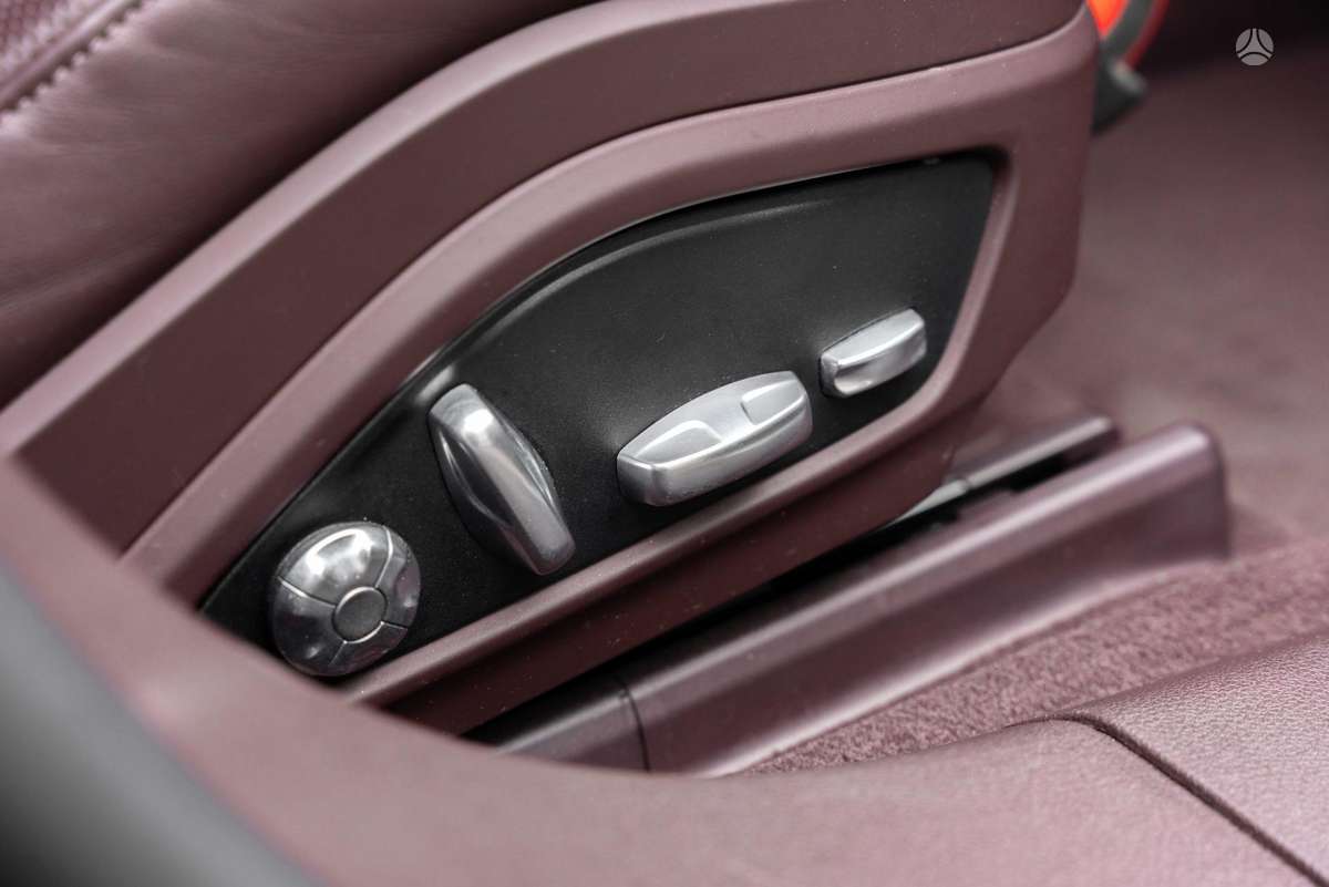Porsche Panamera, 3.0 l., saloon / sedan