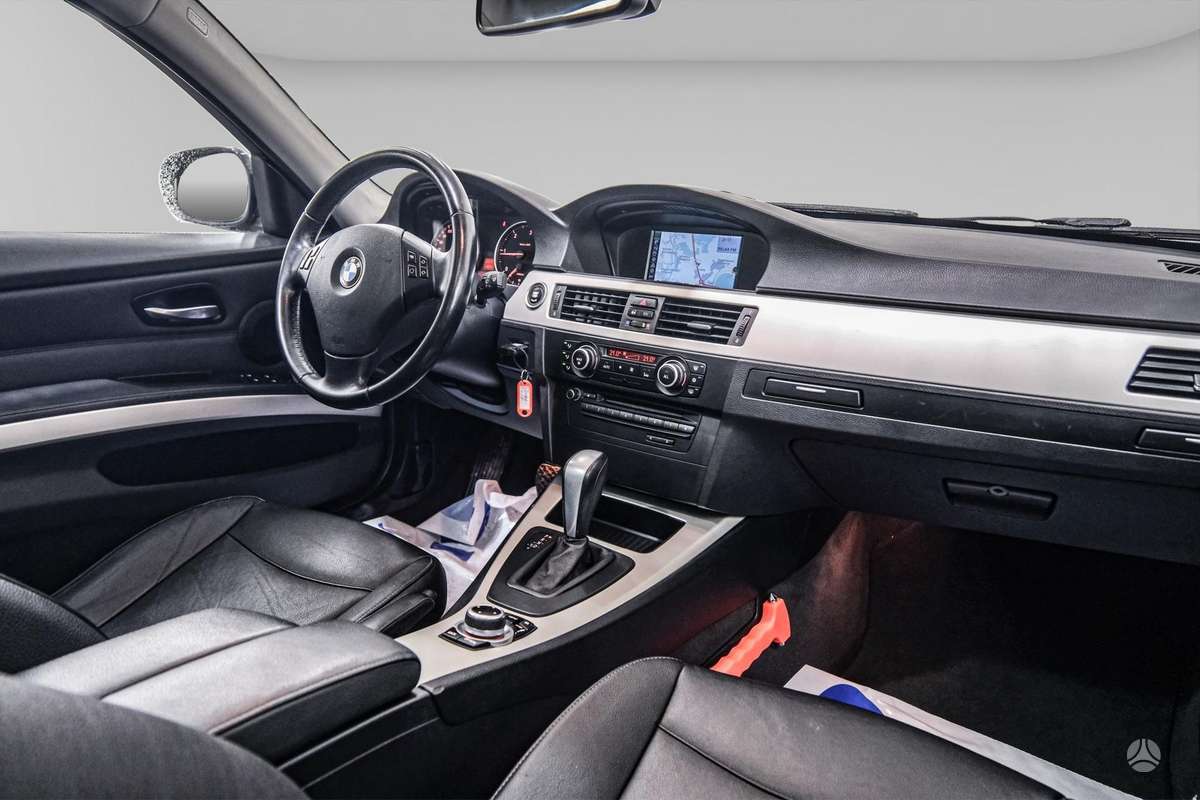 BMW 318, 2.0 l., universalas