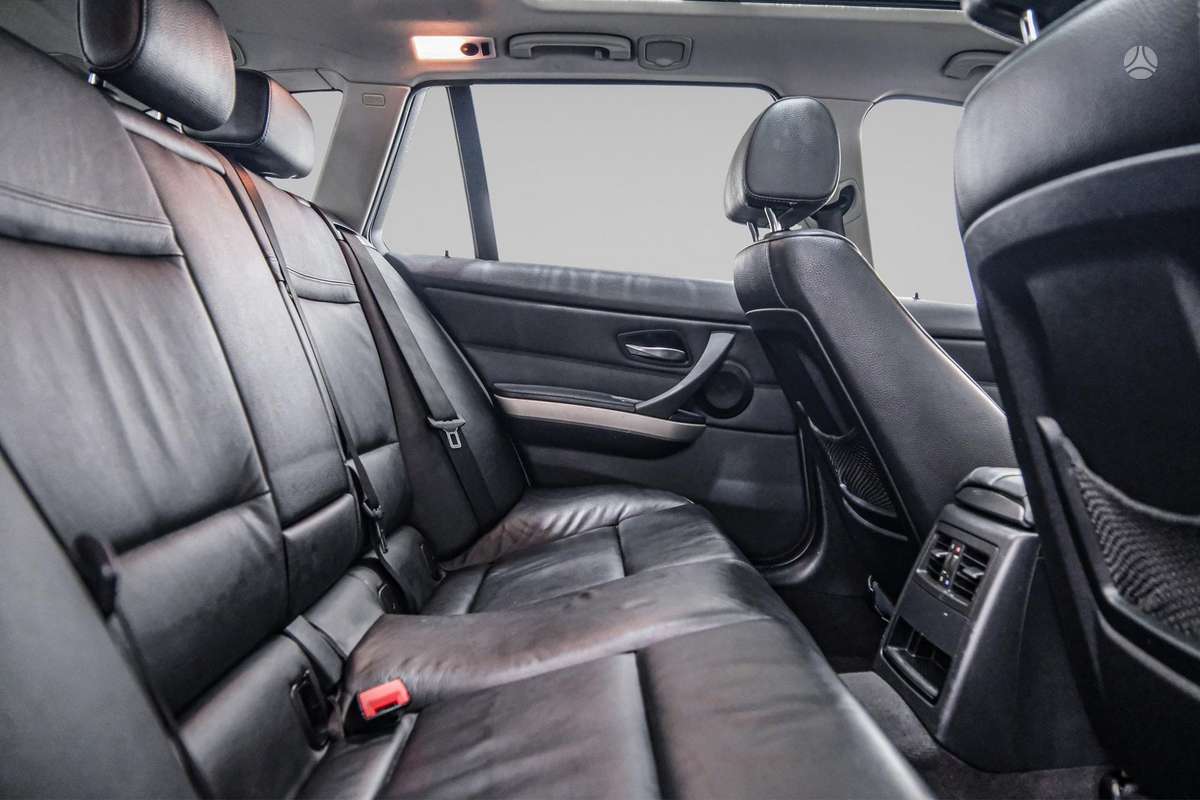 BMW 318, 2.0 l., universalas