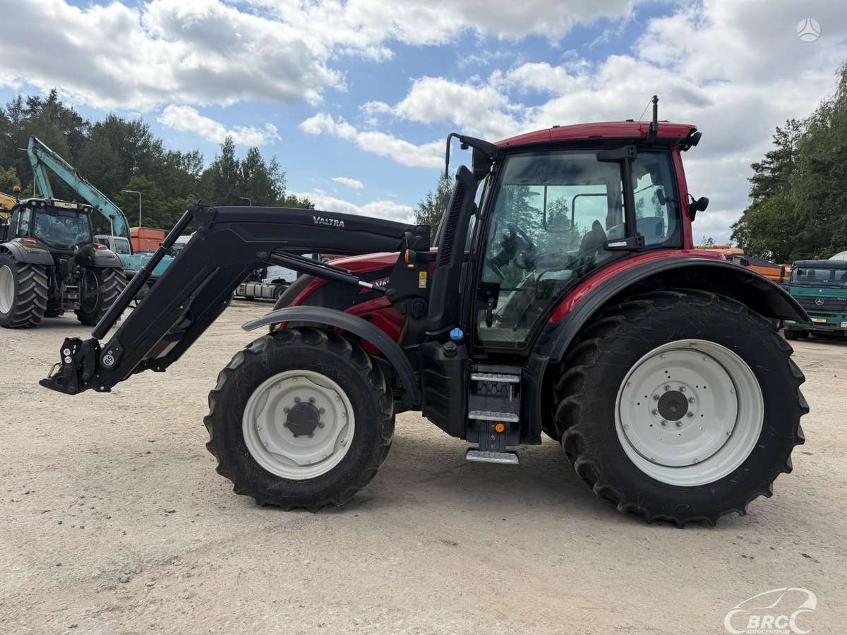 Valtra N155E Frontalinis krautuvas .., traktoriai