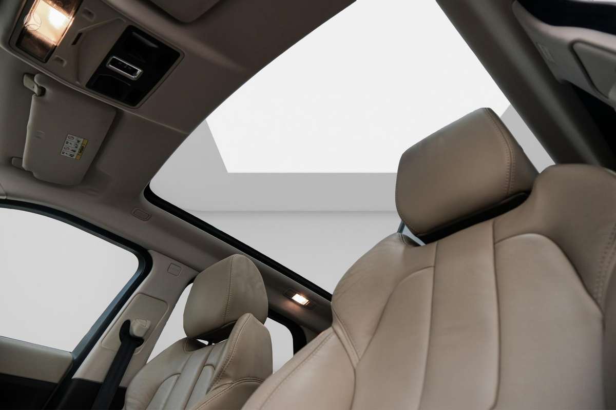 Land Rover Evoque, 2.2 l., off-road / crossover