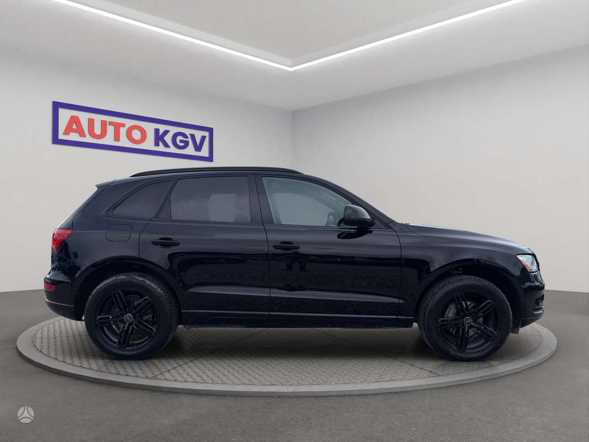 Audi Q5, 2.0 l., off-road / crossover