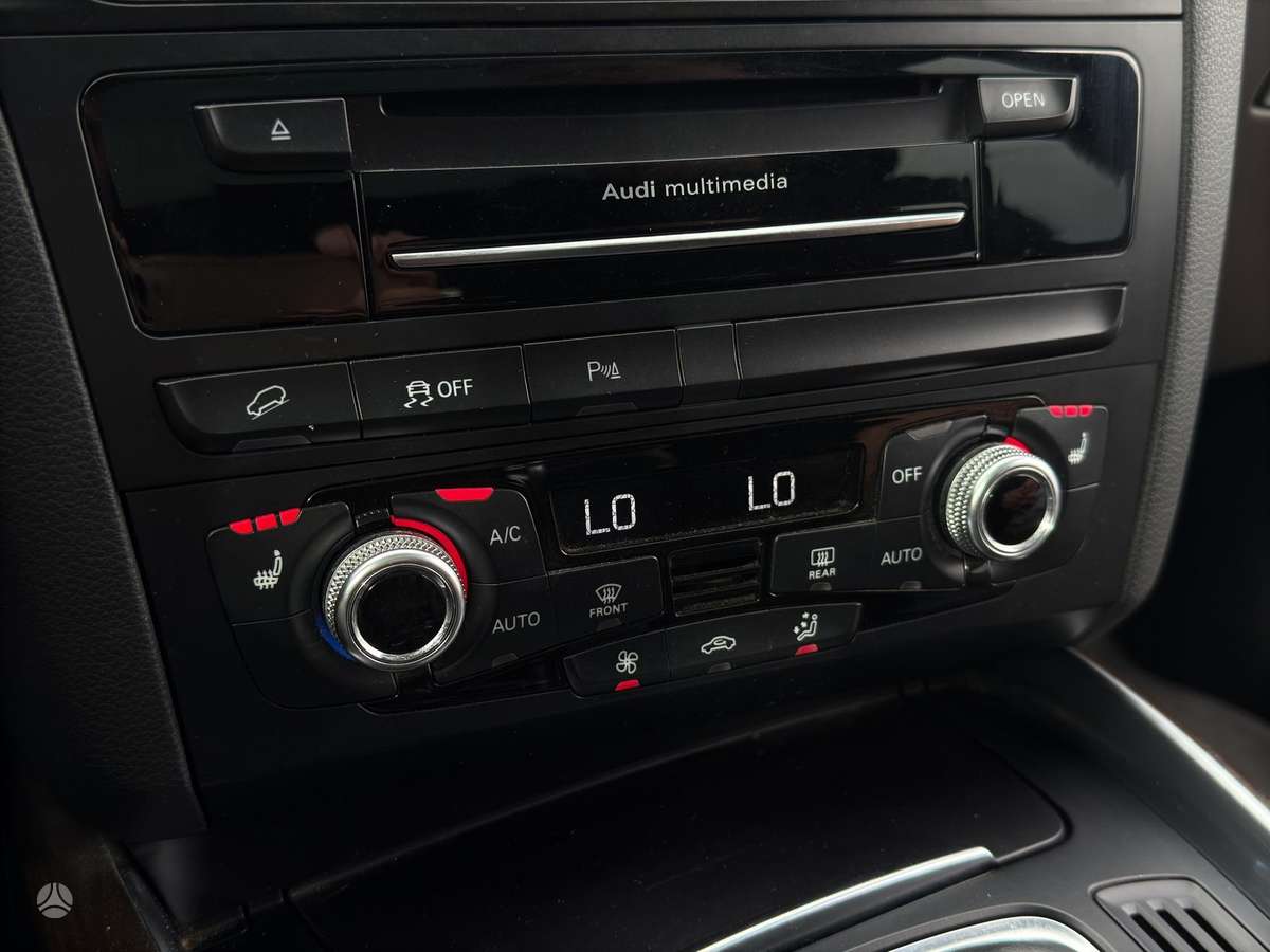 Audi Q5, 2.0 l., off-road / crossover