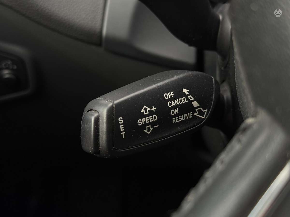Audi Q5, 2.0 l., off-road / crossover