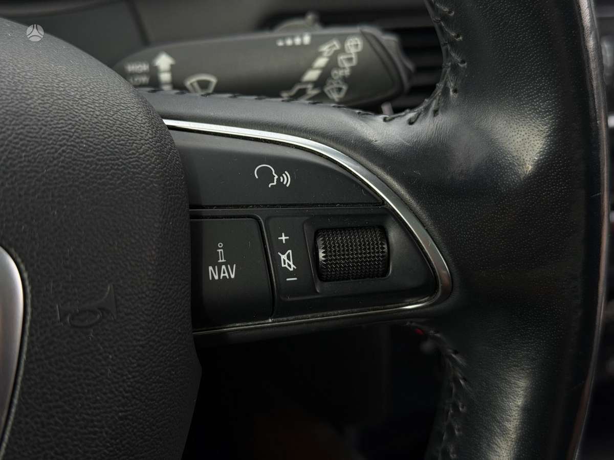 Audi Q5, 2.0 l., off-road / crossover