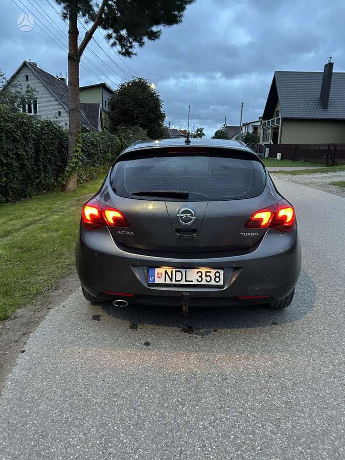 Opel Astra, 1.4 l., Хэтчбек