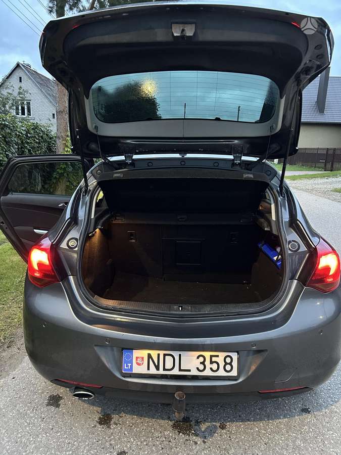 Opel Astra, 1.4 l., hatchback