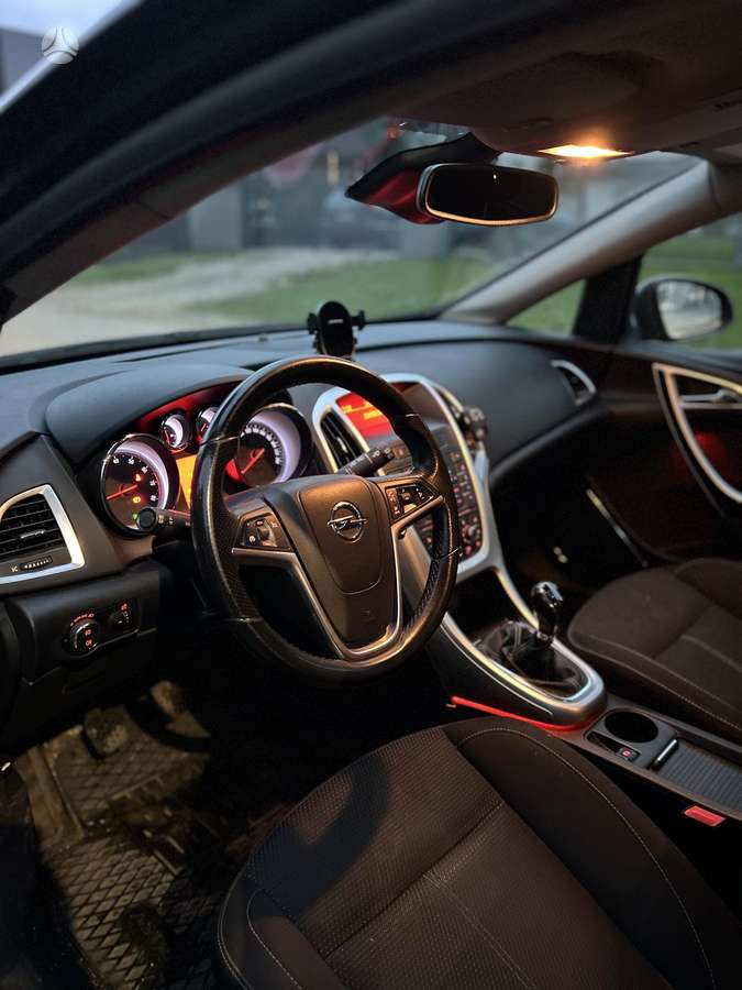Opel Astra, 1.4 l., Хэтчбек