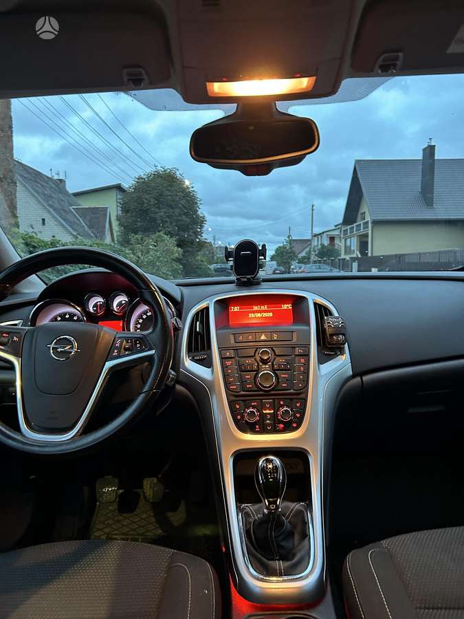 Opel Astra, 1.4 l., Хэтчбек