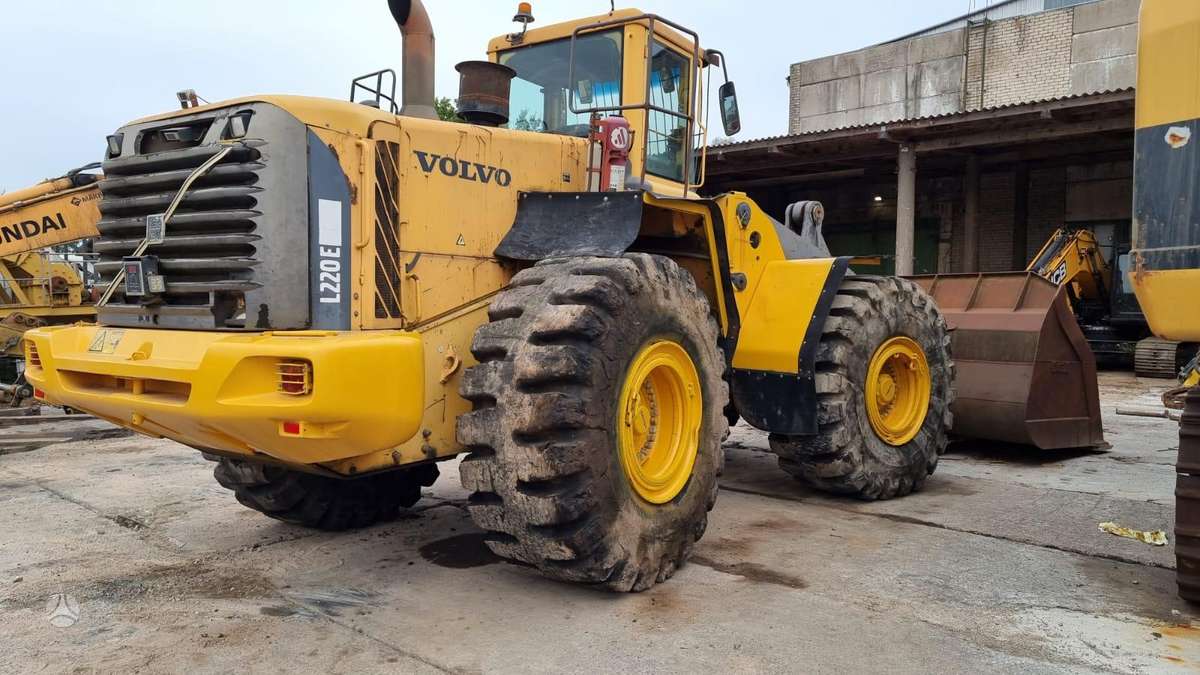 Volvo L 220E, frontaliniai krautuvai