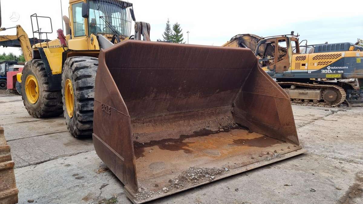 Volvo L 220E, frontaliniai krautuvai