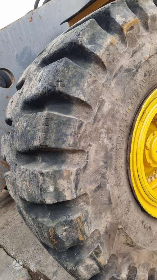 Volvo L 220E, frontaliniai krautuvai