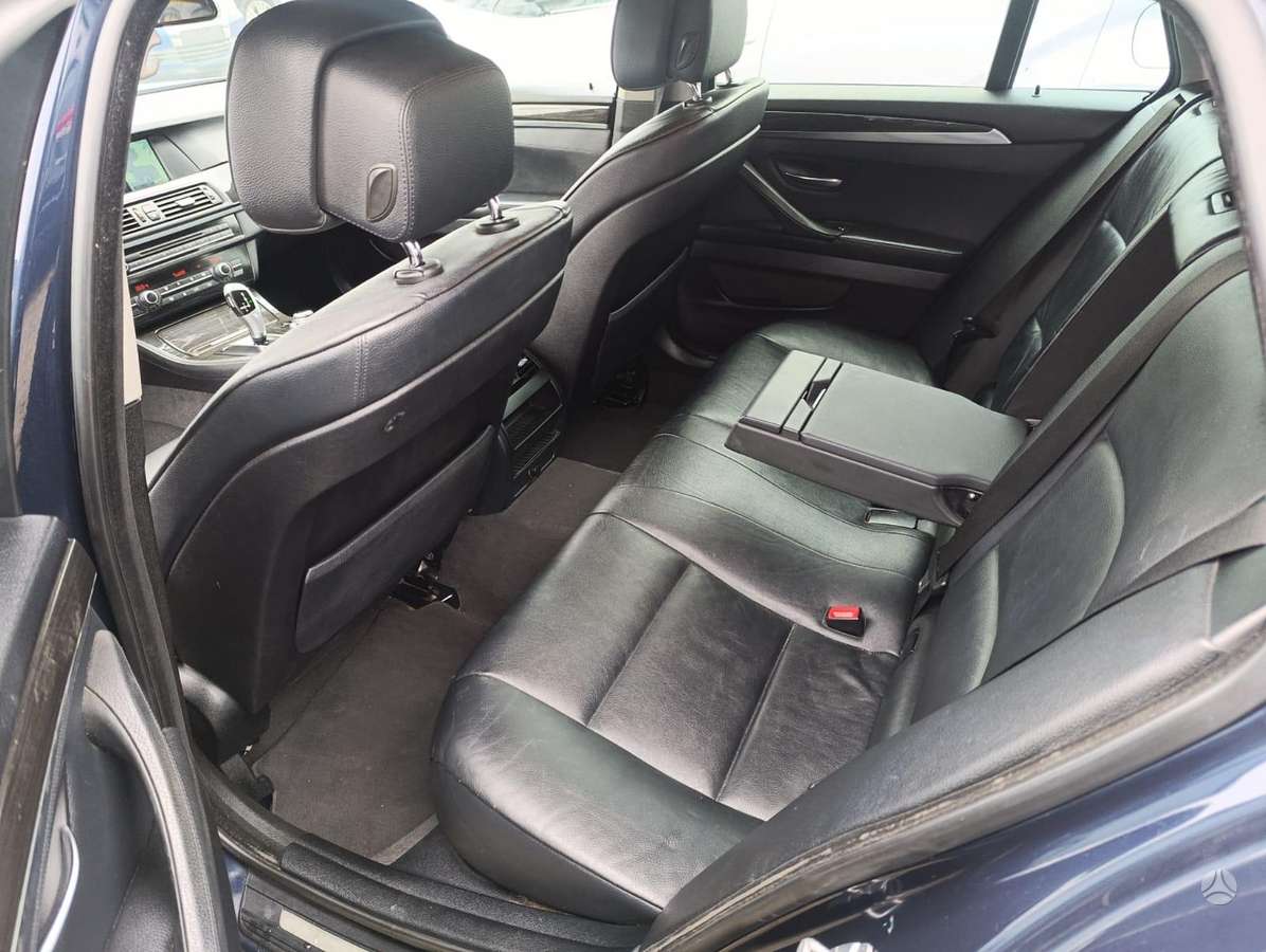 BMW 520, universalas
