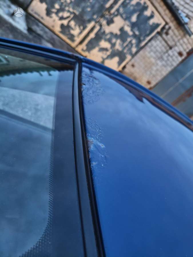 Lexus IS 200, 2.0 l., sedanas