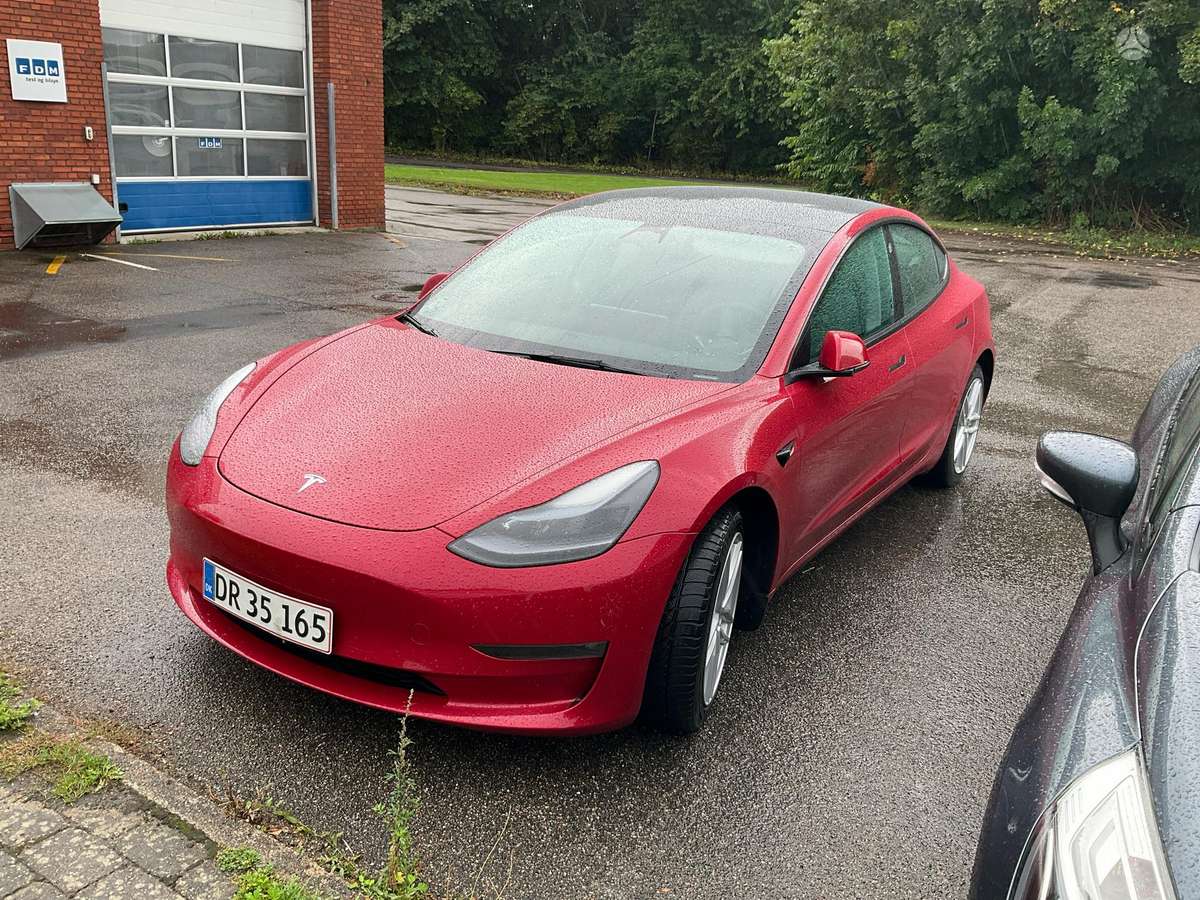 Tesla Model 3, Хэтчбек