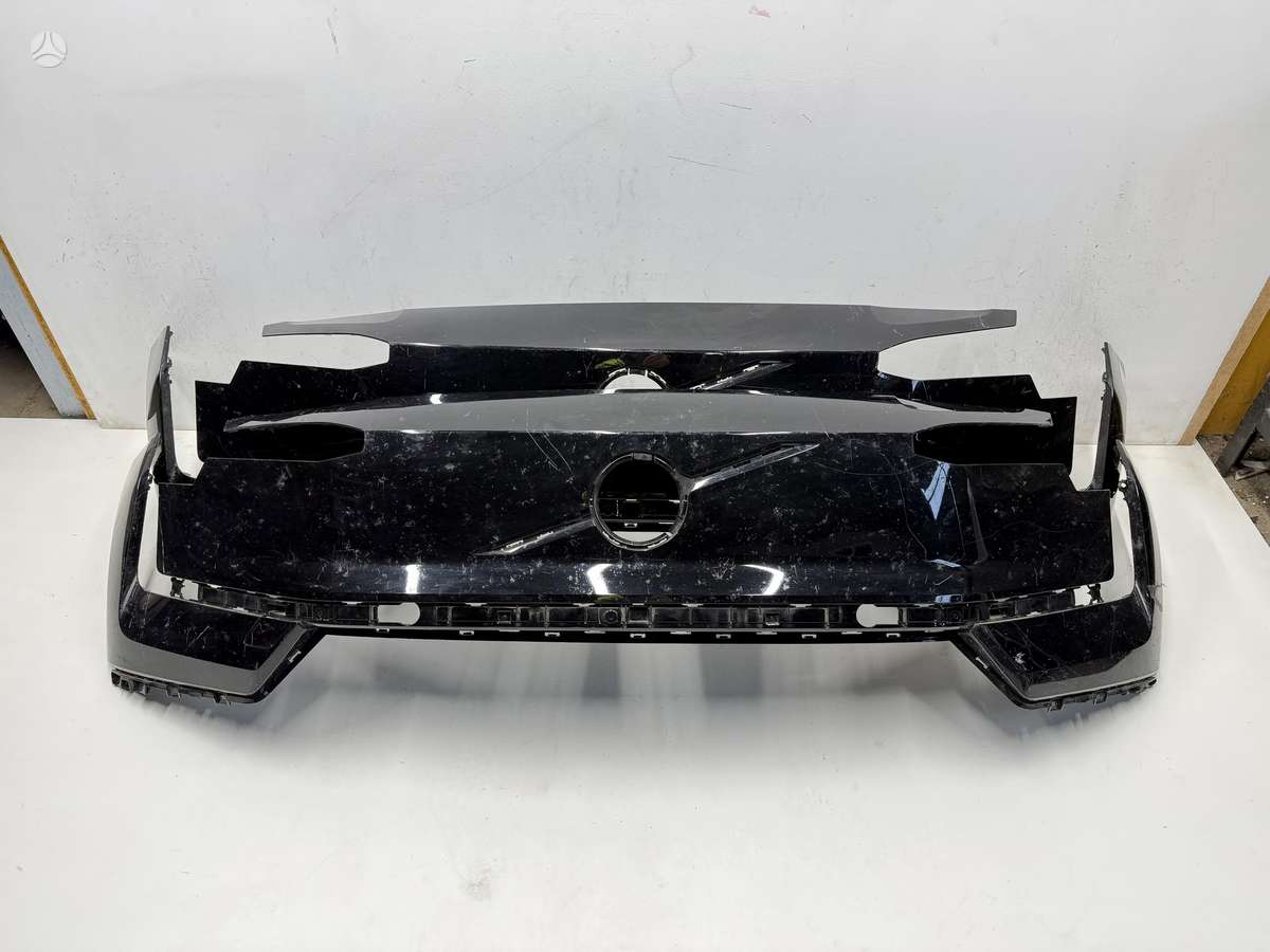 Volvo EX30 bumpers, fenders, lights