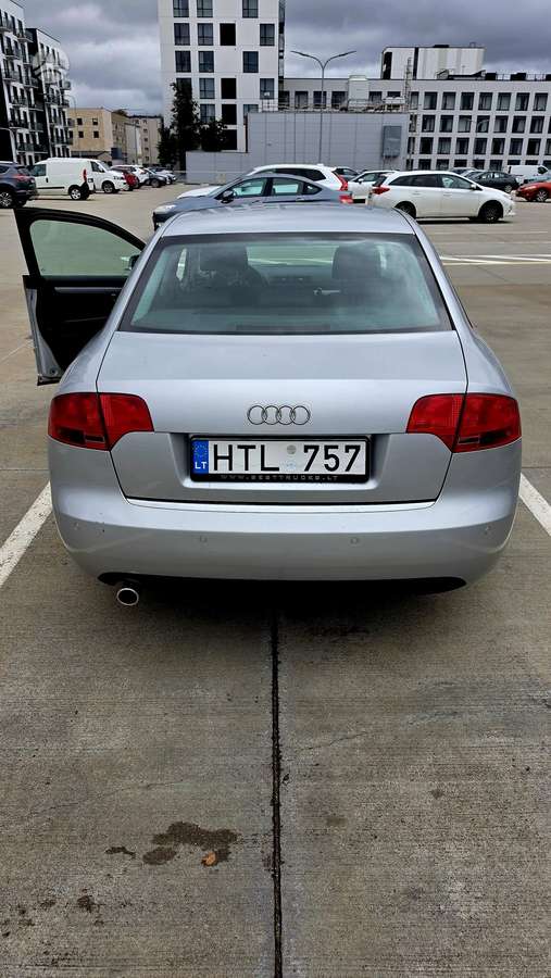 Audi A4, 2.0 l., sedanas