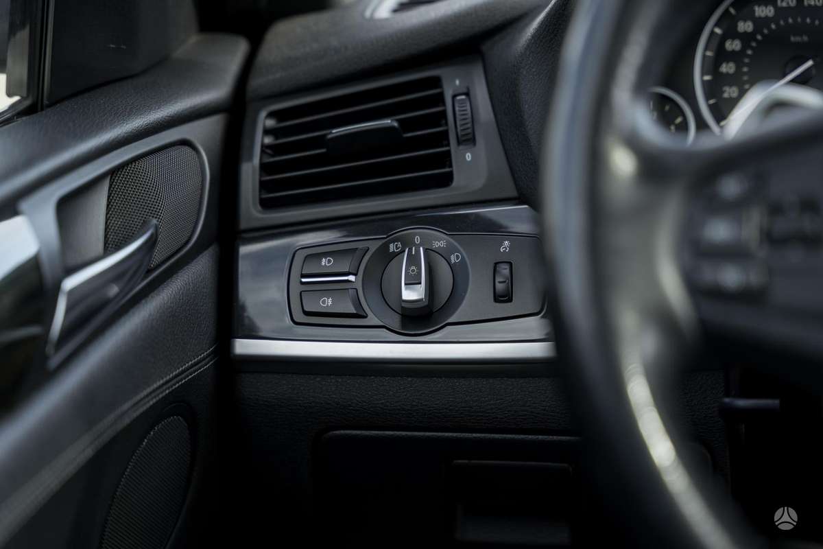 BMW X3, 2.0 l., off-road / crossover