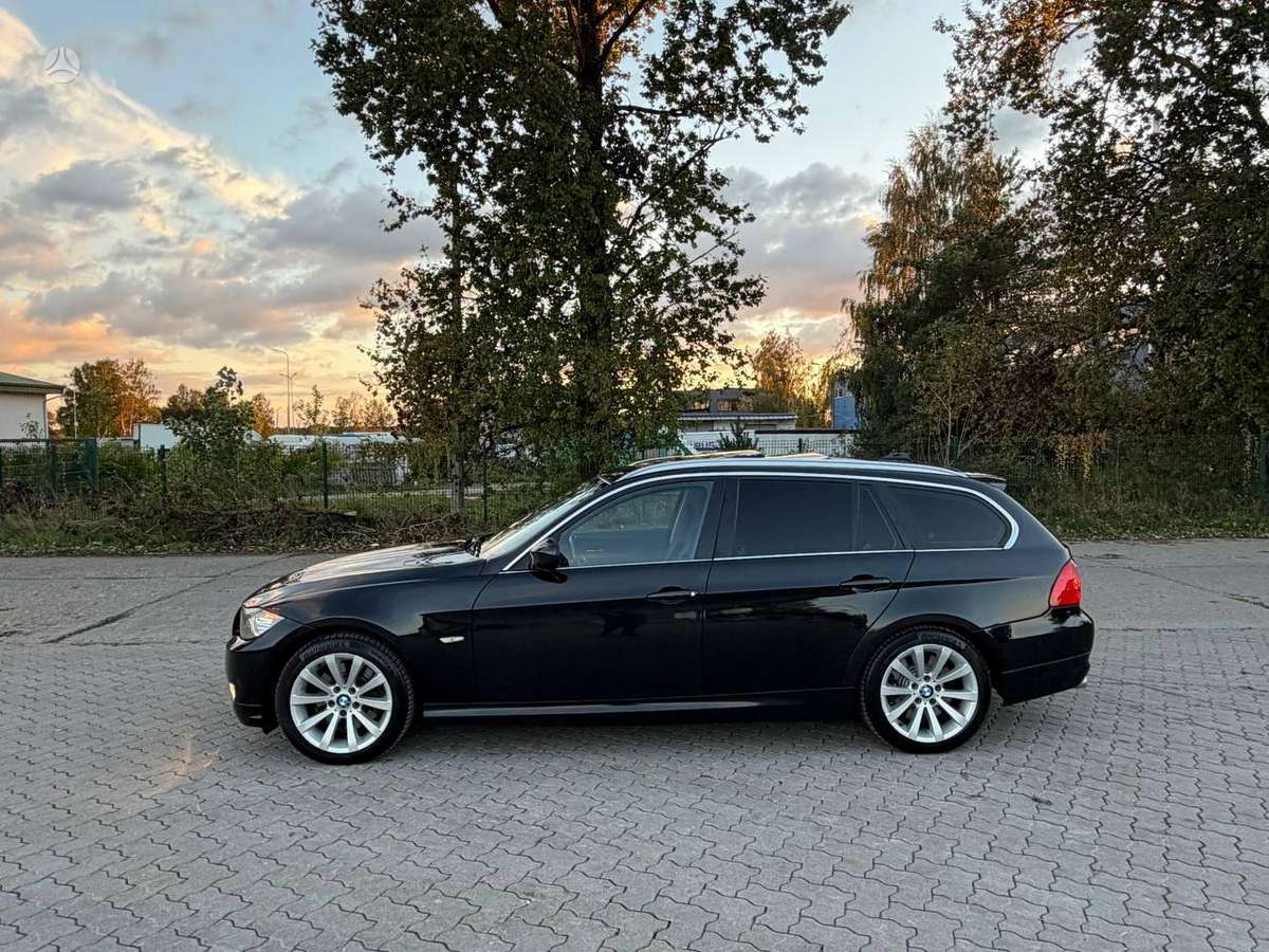BMW 330, 3.0 l., wagon
