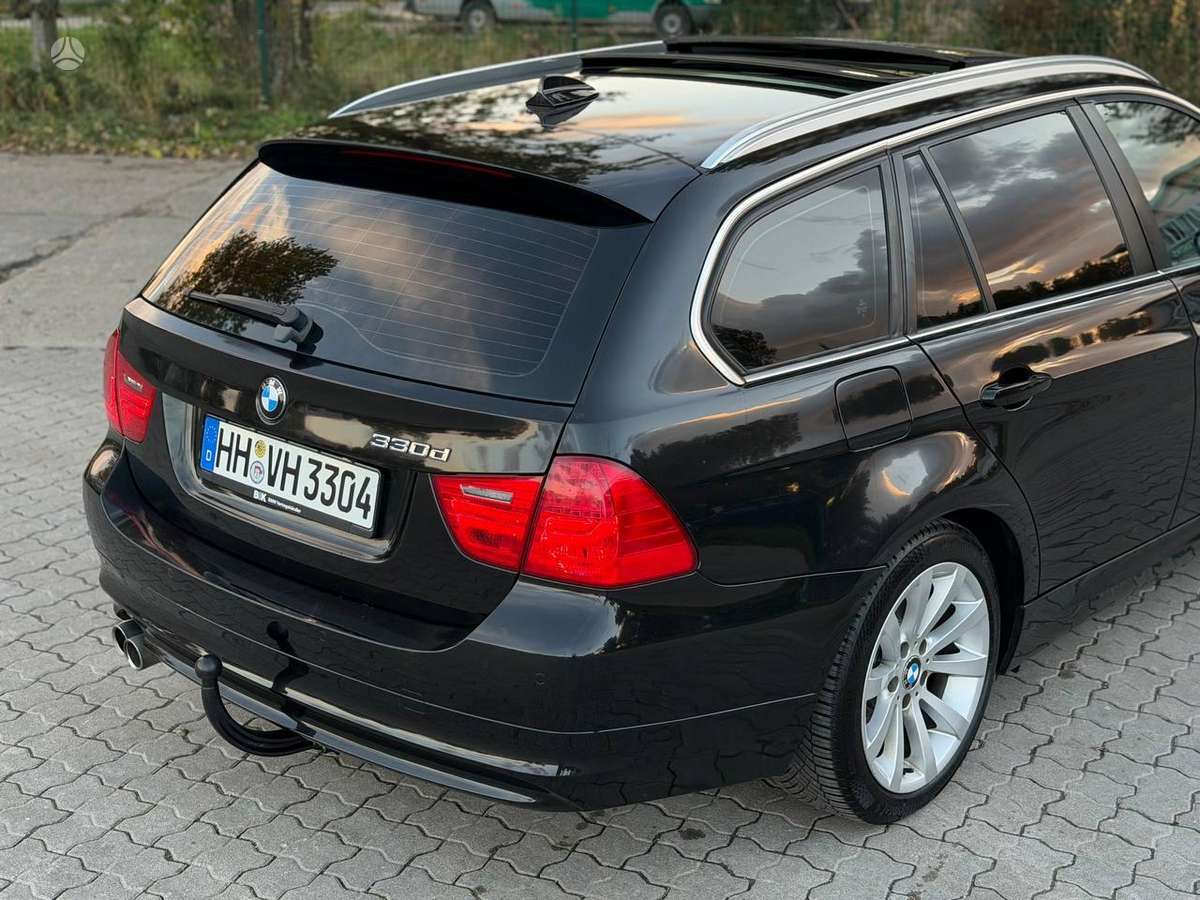 BMW 330, 3.0 l., wagon