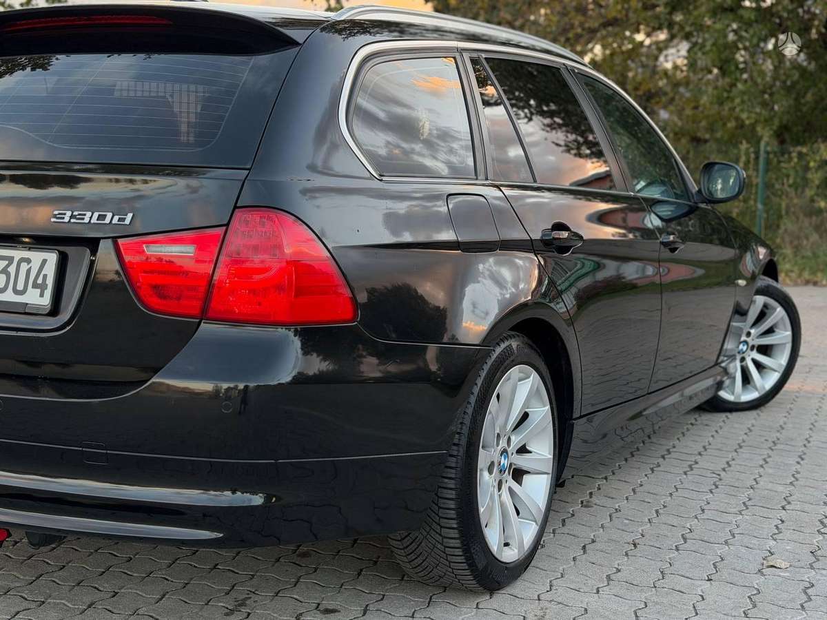 BMW 330, 3.0 l., wagon