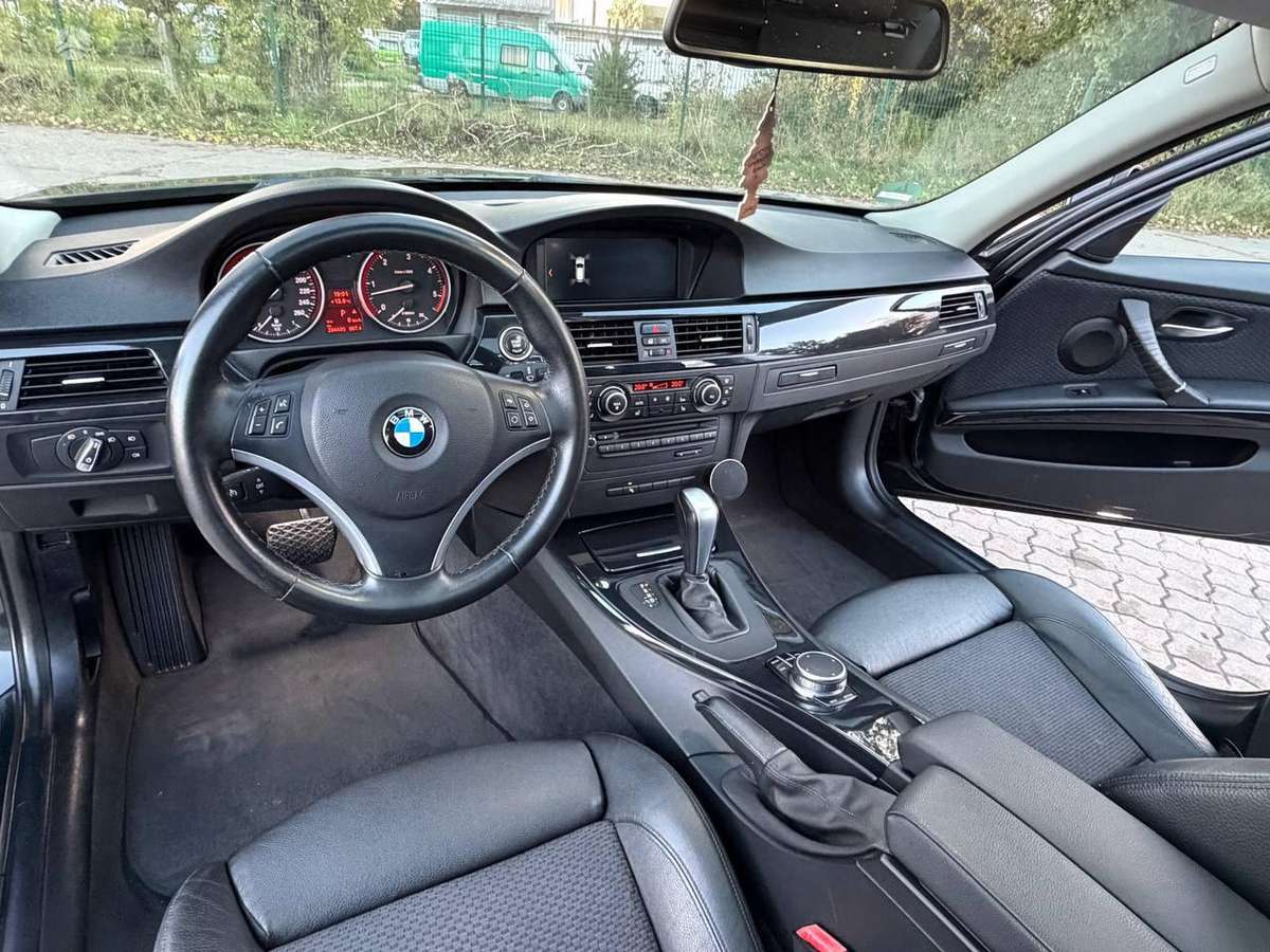 BMW 330, 3.0 l., wagon