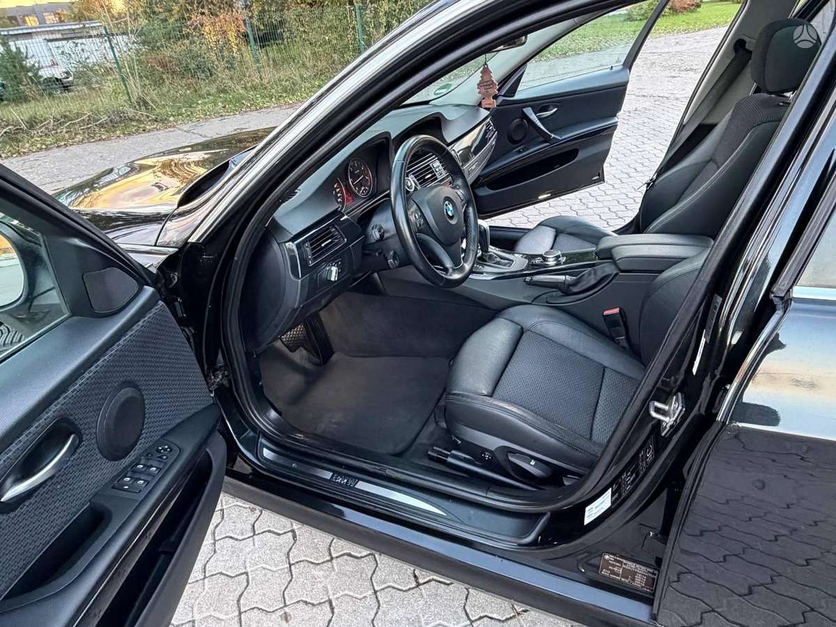 BMW 330, 3.0 l., universalas