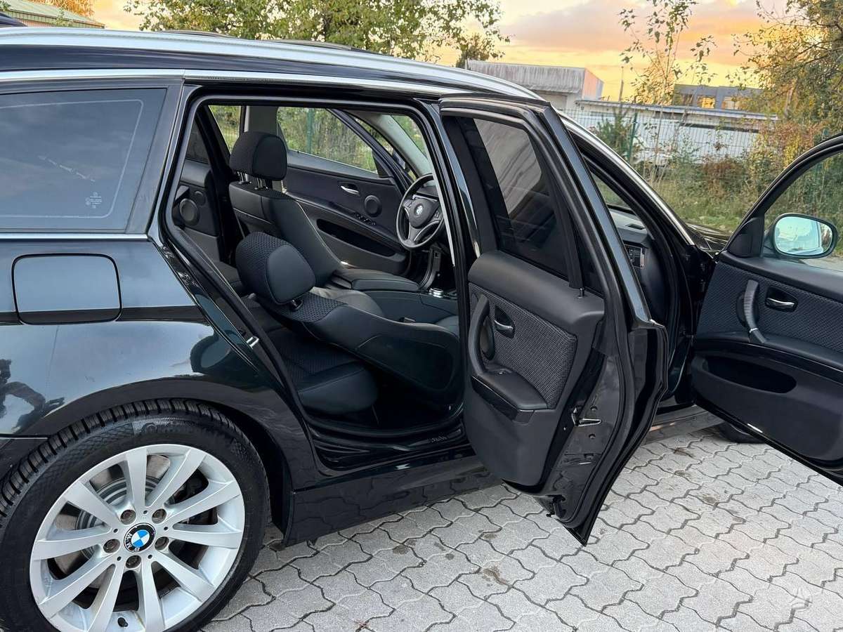 BMW 330, 3.0 l., universalas