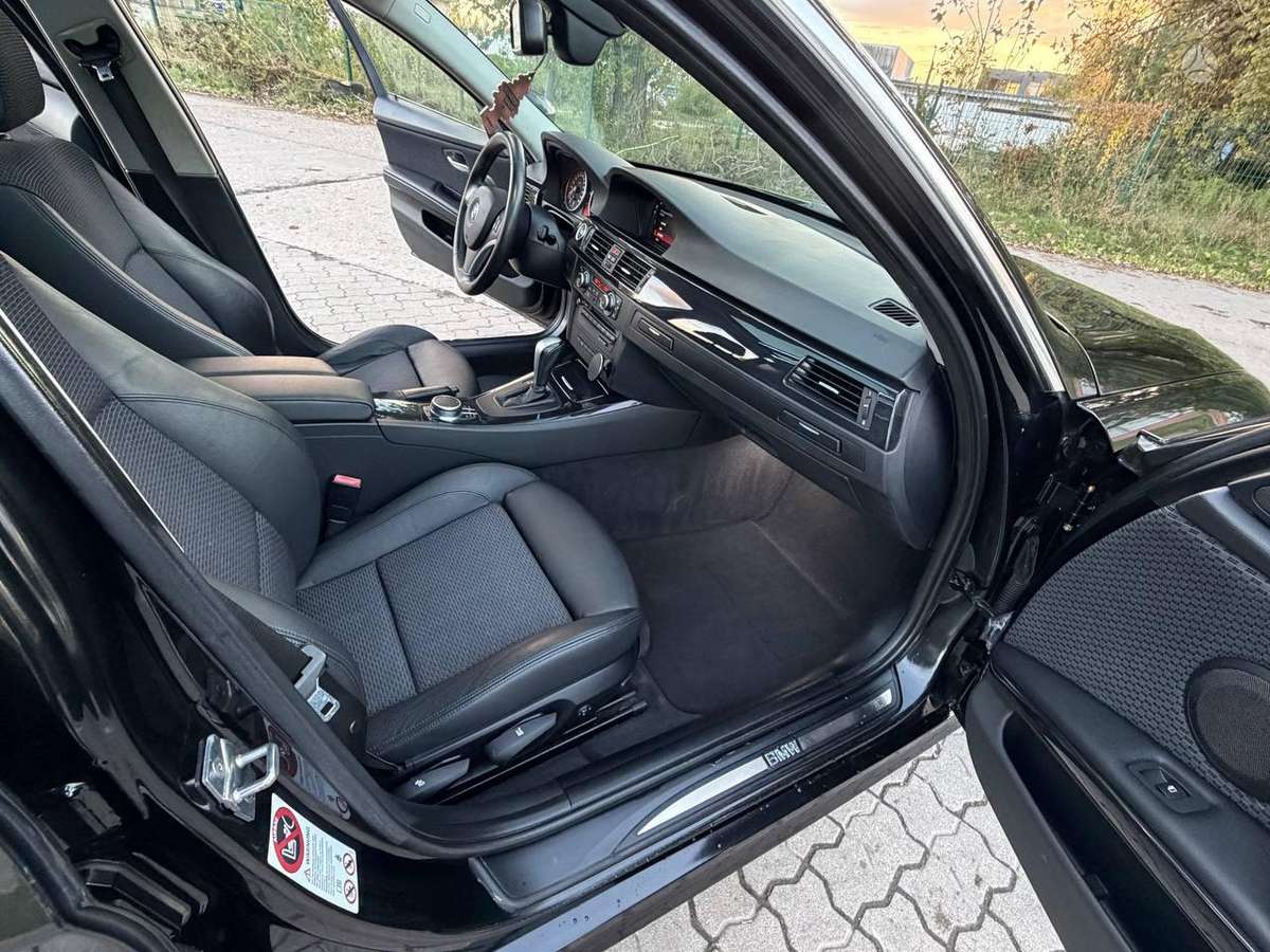 BMW 330, 3.0 l., wagon