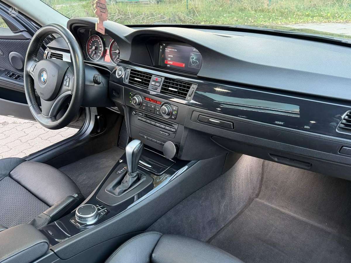 BMW 330, 3.0 l., wagon
