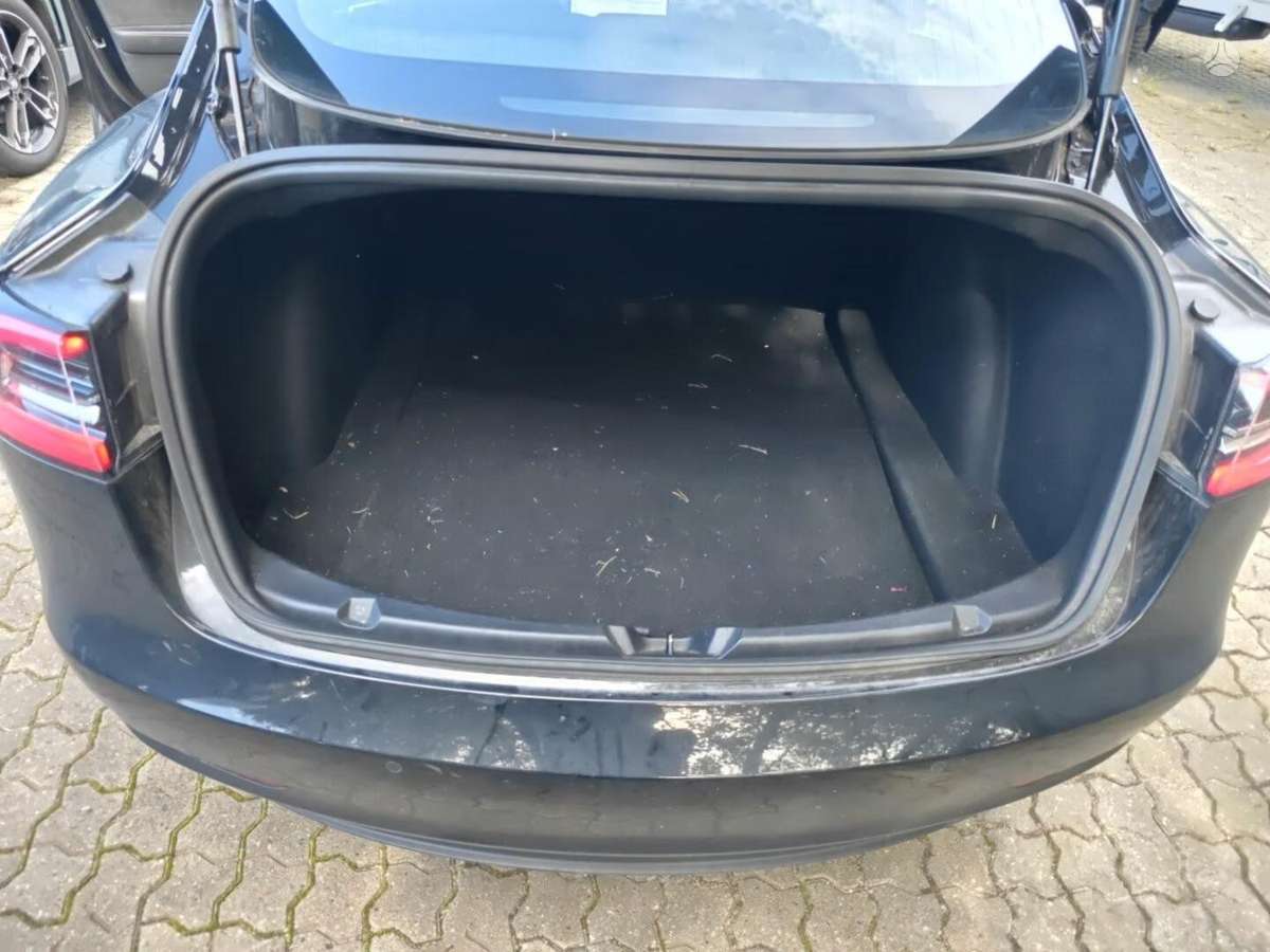 Tesla Model 3, 81 kWh, hatchback