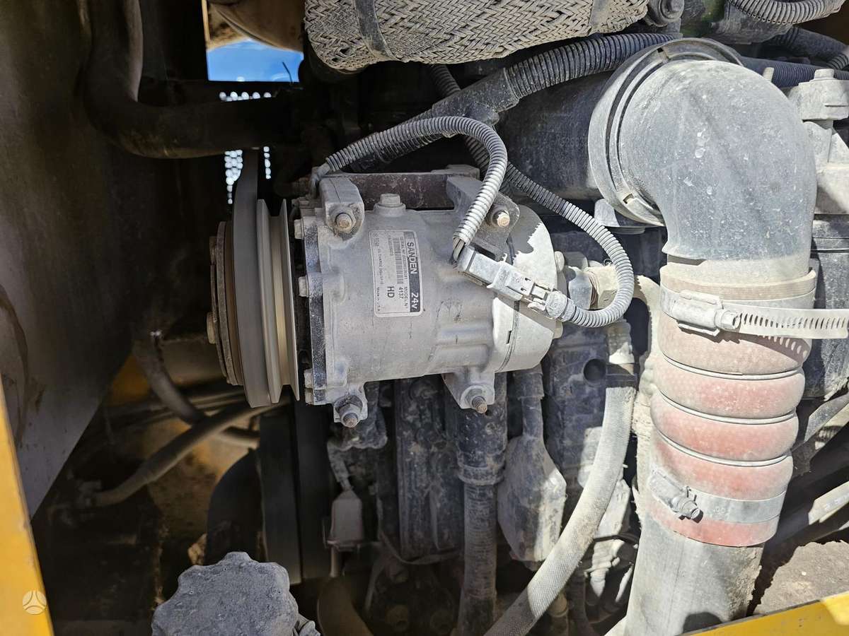 JCB 437HT, фронтальные погрузчики