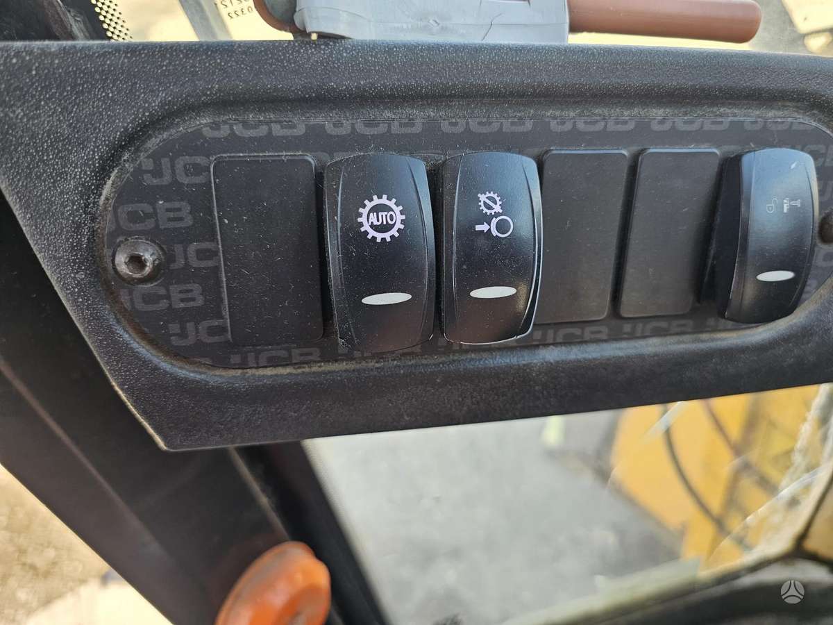 JCB 437HT, фронтальные погрузчики