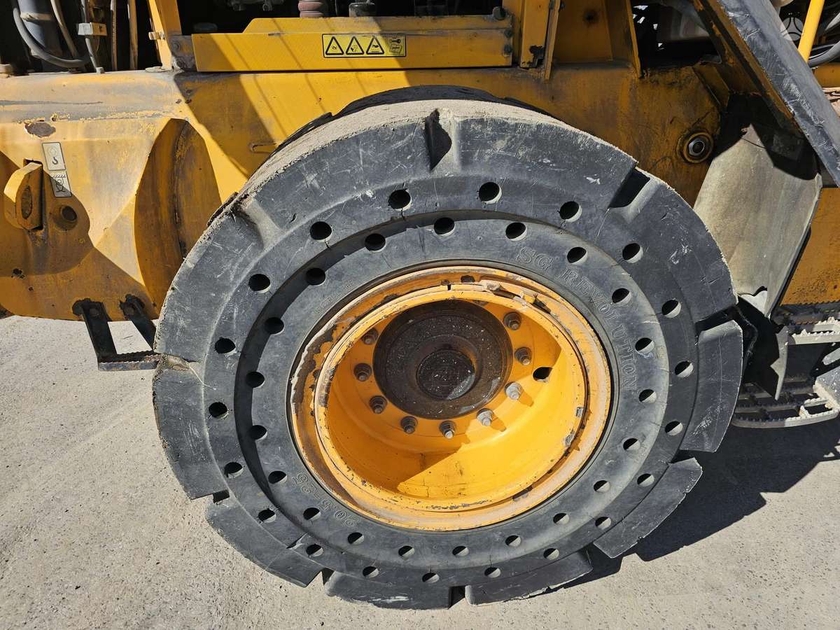 JCB 437HT, фронтальные погрузчики