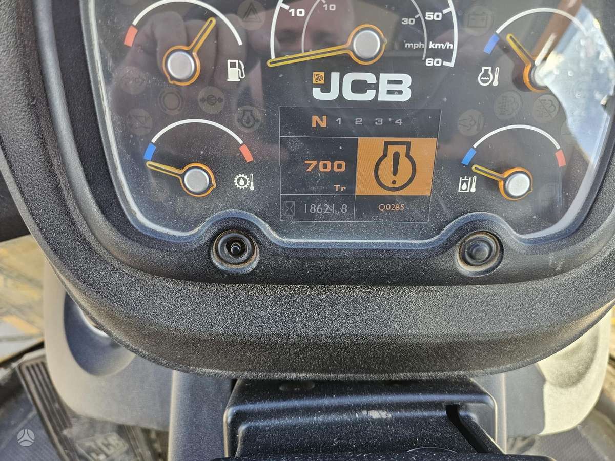 JCB 437HT, фронтальные погрузчики