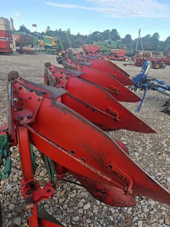 Kverneland ES 80-200-28, ploughs